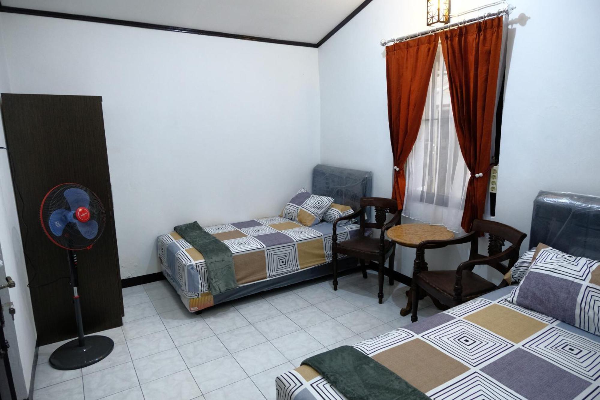 Griya Merbabu Asri Homestay Salatiga Exterior foto